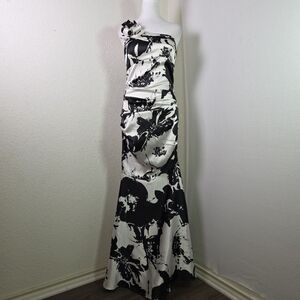 Betsy & Adam One-Shoulder Black White Floral Ruched Satin Evening Gown | Size 6